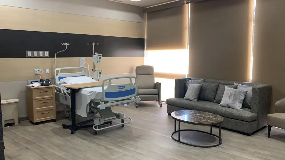 Private patient room at Hospital Angeles Valle Oriente