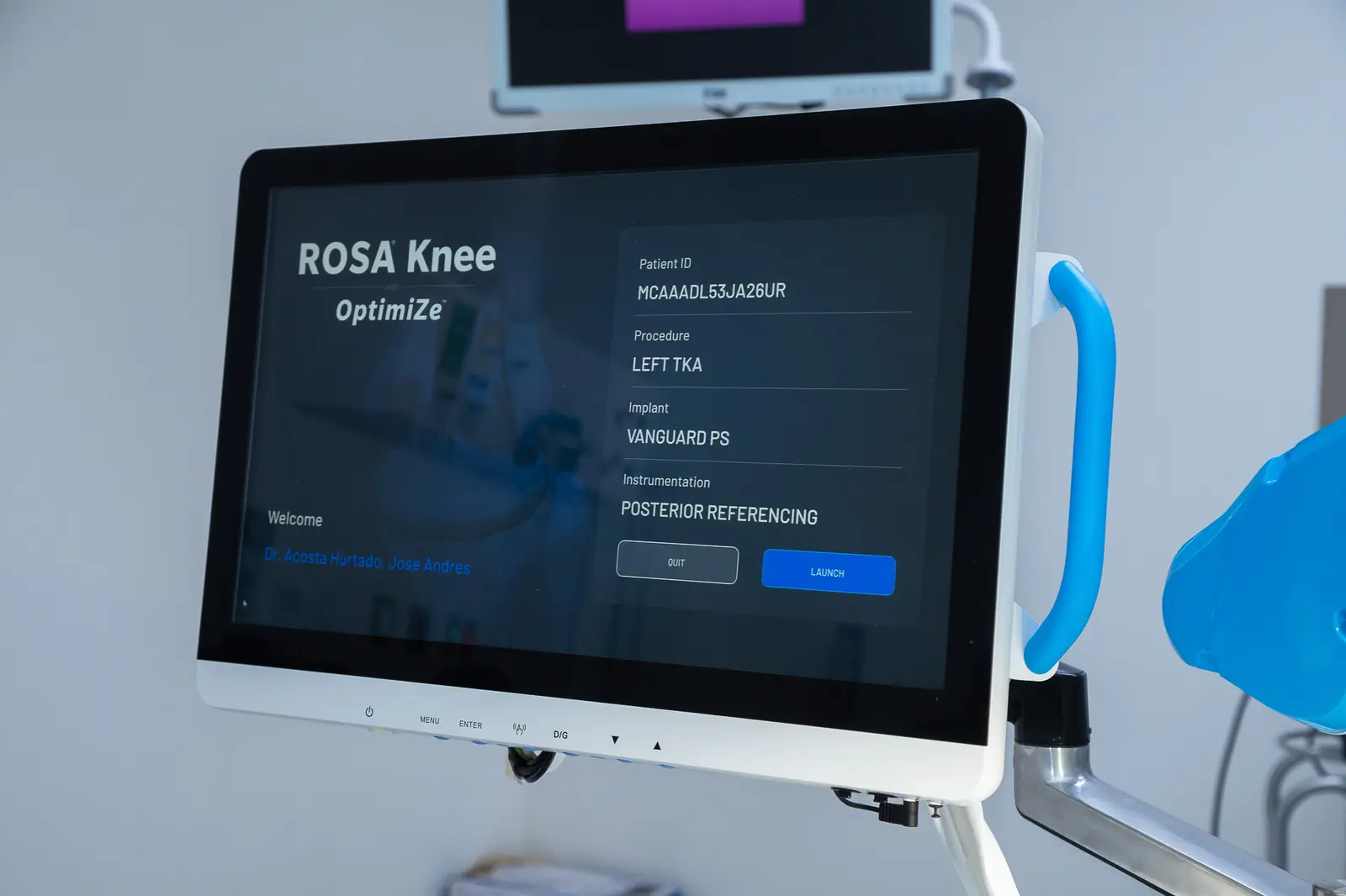 ROSA Knee system screen ready for a total knee replacement